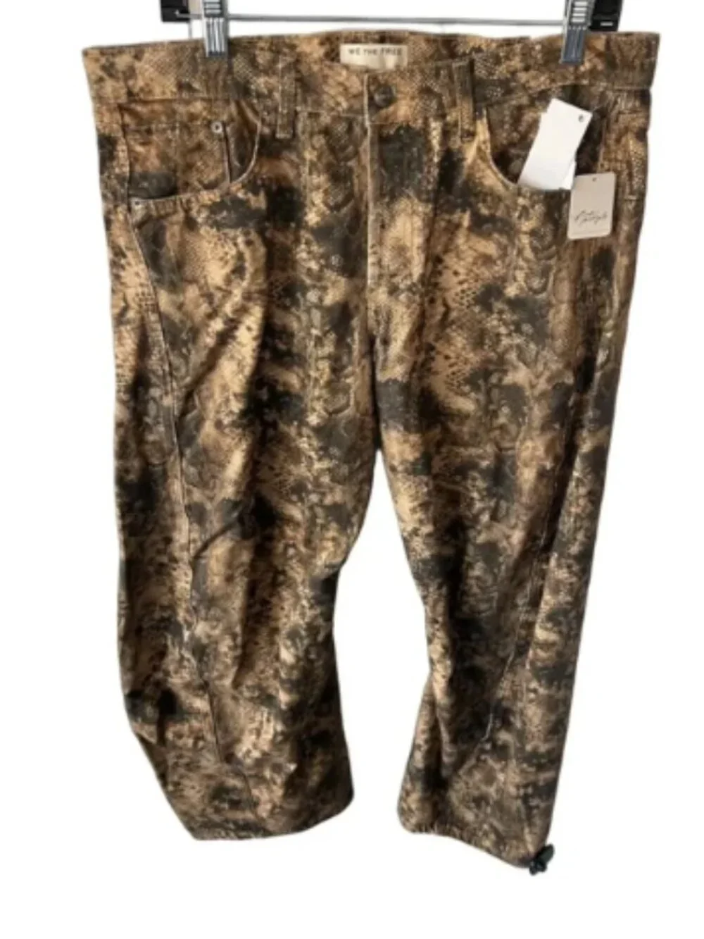 NWT Free People Fable Snakeskin Print Low Rise Arced Wide Leg Jeans Size 31